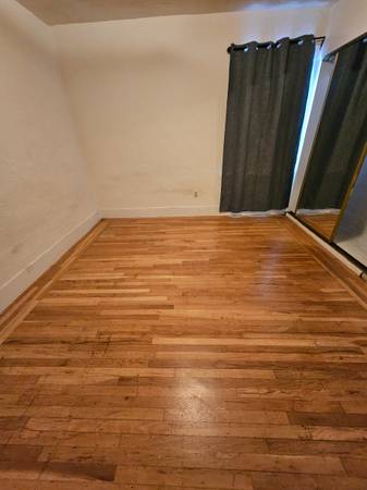 Listing photo 1 of 5