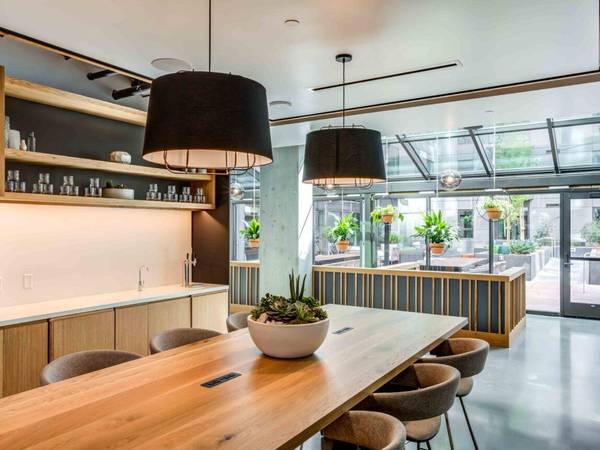 Listing photo 1 of 5