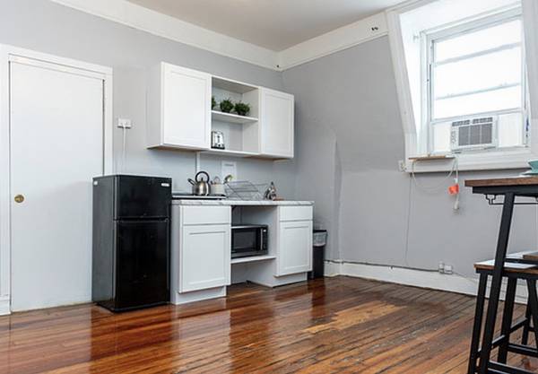 Listing photo 1 of 5