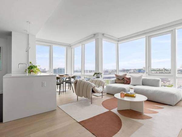 Listing photo 1 of 4