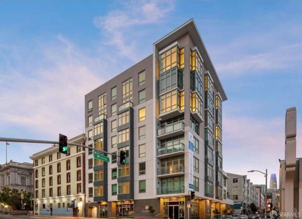 Listing photo 1 of 5