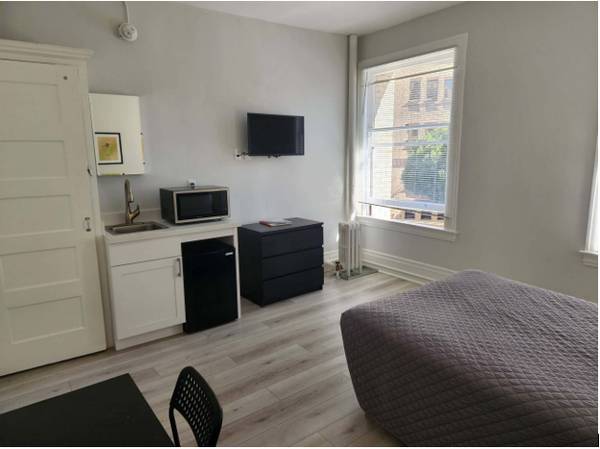 Listing photo 1 of 5