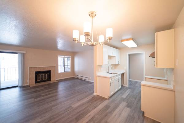 Listing photo 1 of 5
