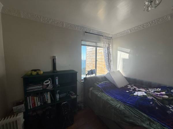 Listing photo 1 of 5
