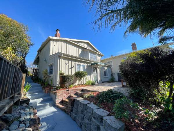 Listing photo 1 of 5