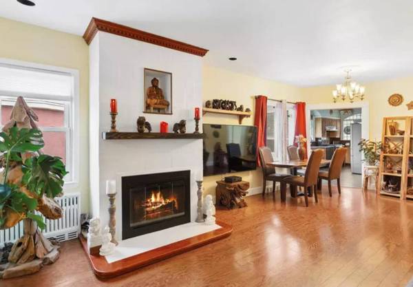 Listing photo 1 of 5