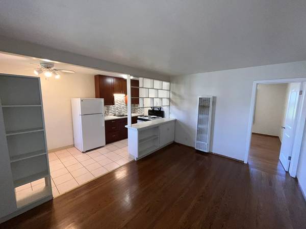 Listing photo 1 of 5