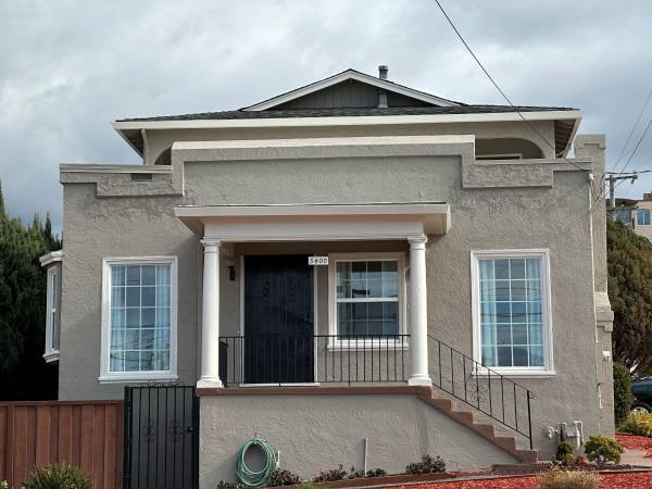 Listing photo 1 of 5