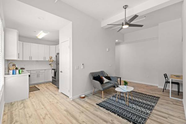 Listing photo 1 of 5