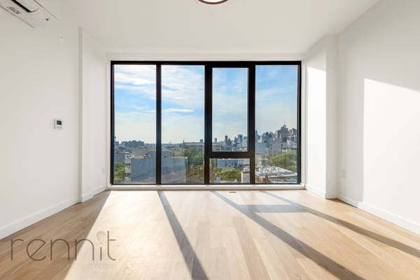 Listing photo 1 of 5