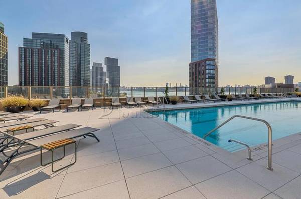 Listing photo 1 of 5