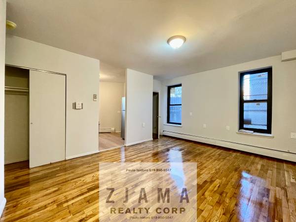 Listing photo 1 of 5
