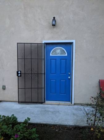 Listing photo 1 of 5