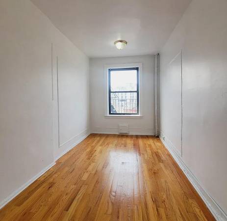 Listing photo 1 of 5