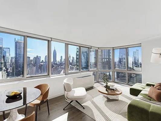 Listing photo 1 of 5