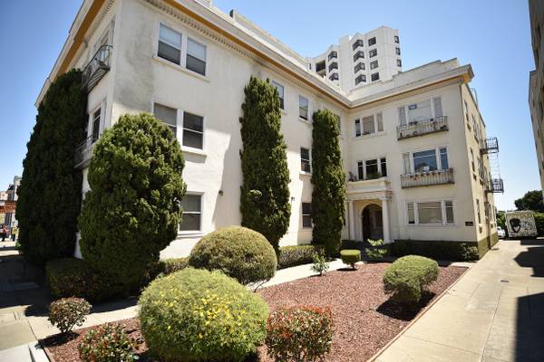 Listing photo 1 of 5