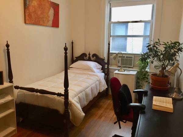 Listing photo 1 of 5