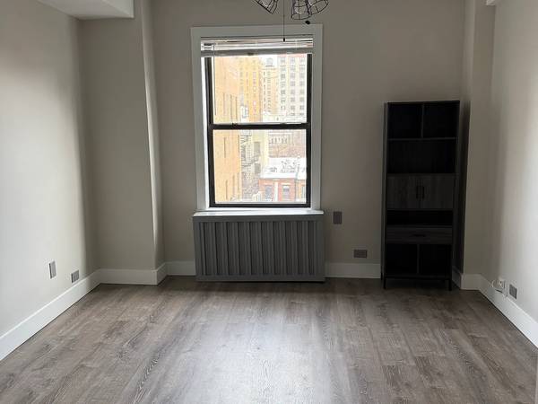 Listing photo 1 of 5