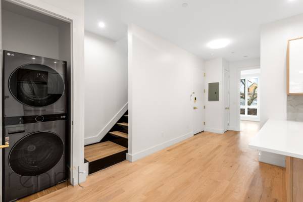 Listing photo 1 of 5