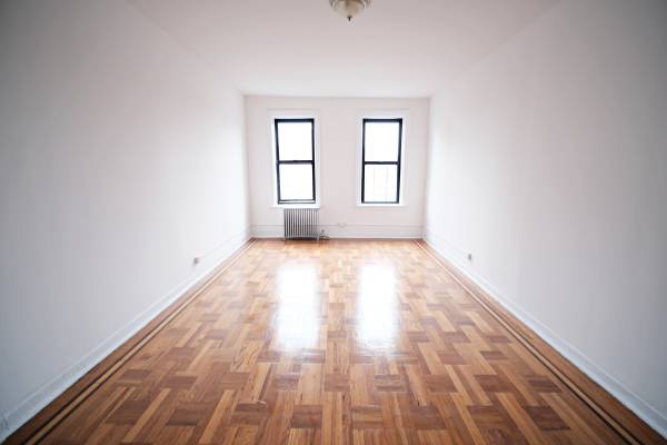 Listing photo 1 of 5