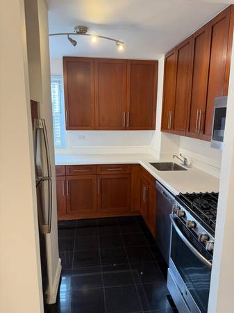 Listing photo 1 of 5