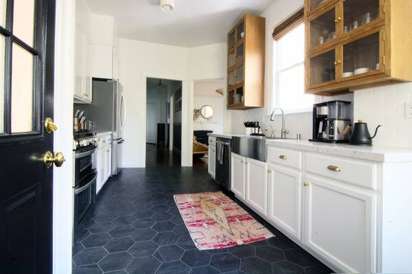 Listing photo 1 of 5
