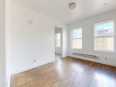 Listing photo 1 of 5
