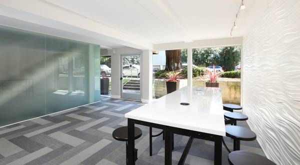 Listing photo 1 of 5