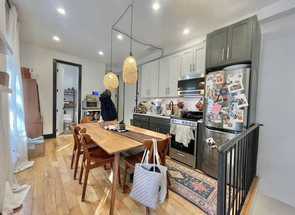 Listing photo 1 of 5