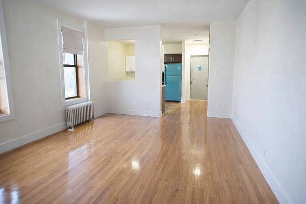 Listing photo 1 of 5