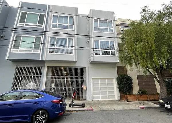 Listing photo 1 of 5