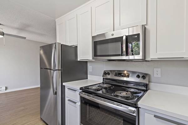 Listing photo 1 of 5