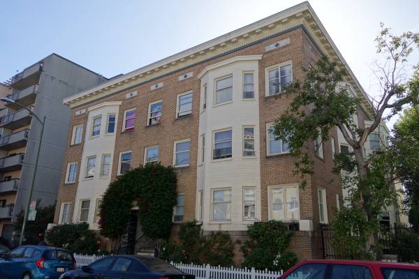 Listing photo 1 of 5