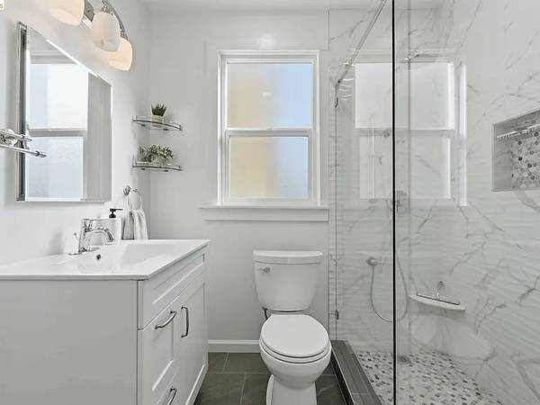 Listing photo 1 of 3