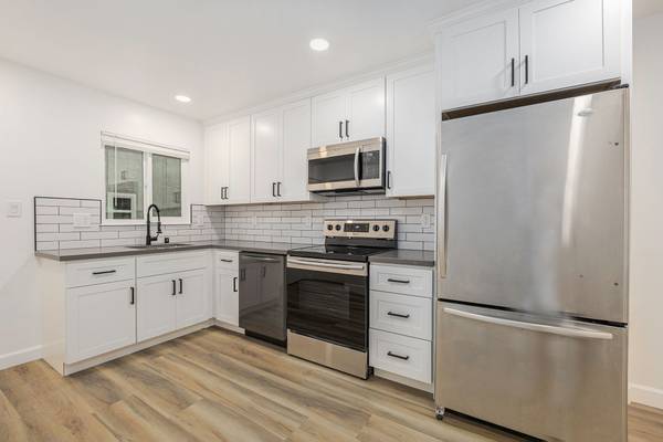 Listing photo 1 of 5