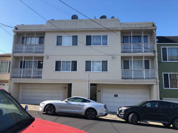 Listing photo 1 of 5