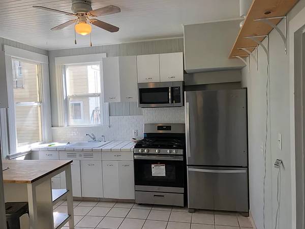 Listing photo 1 of 5