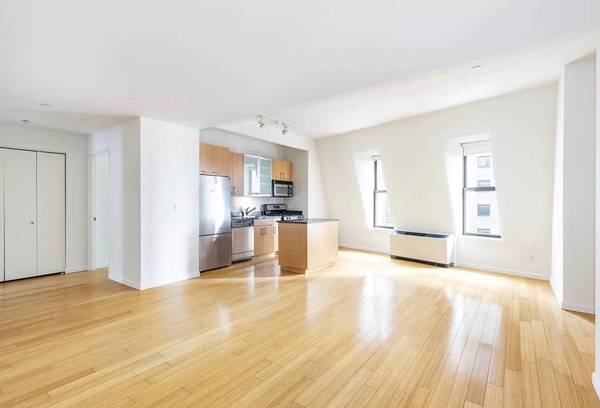 Listing photo 1 of 5