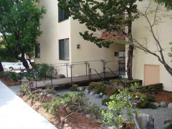 Listing photo 1 of 5