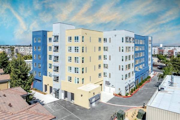 Listing photo 1 of 5