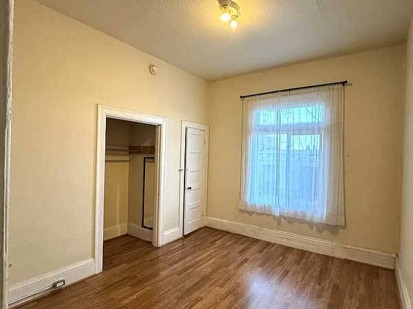 Listing photo 1 of 4