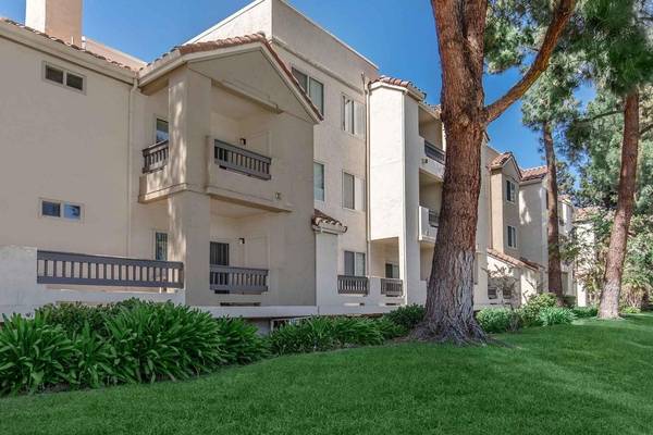 Listing photo 1 of 5