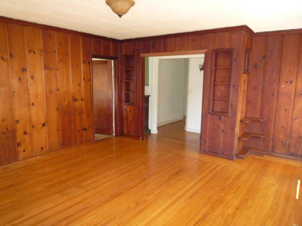 Listing photo 1 of 5