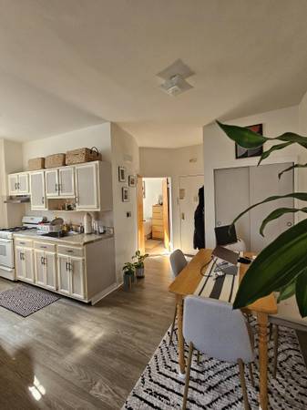 Listing photo 1 of 3