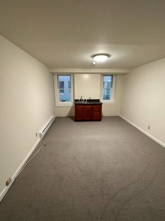 Listing photo 1 of 3