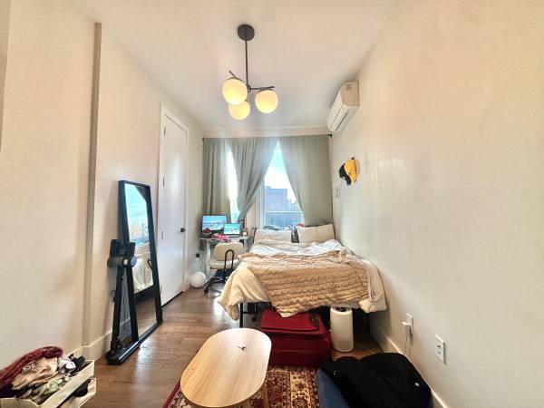 Listing photo 1 of 5