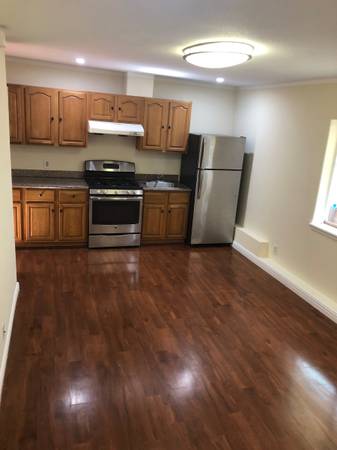 Listing photo 1 of 5