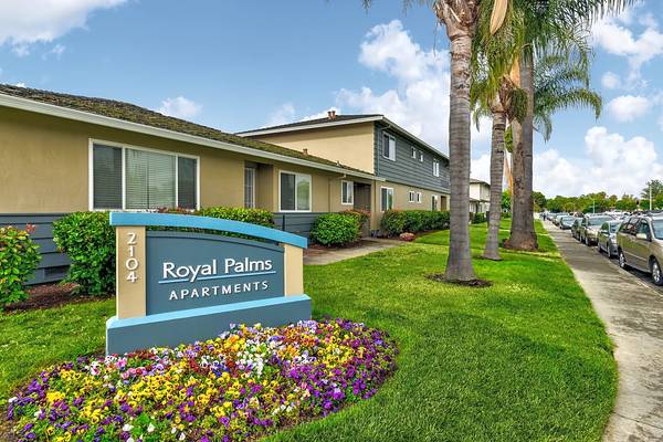 Listing photo 1 of 4