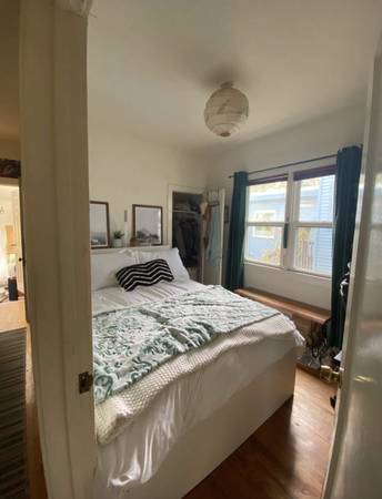 Listing photo 1 of 5