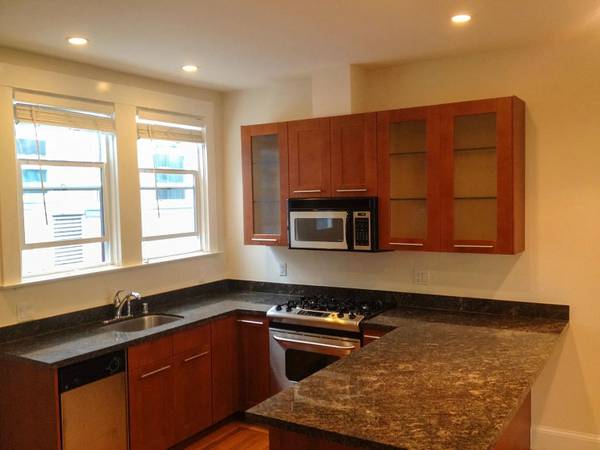 Listing photo 1 of 5